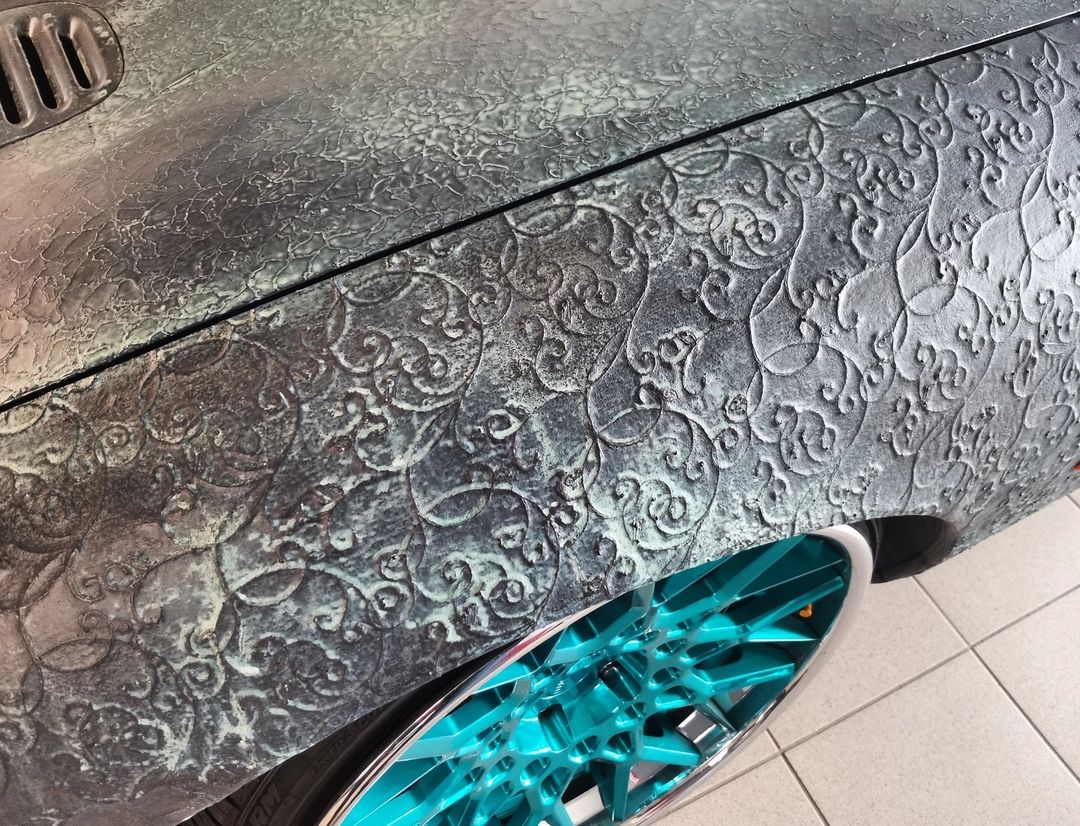Забавный Jaguar XKR  2000 г.в.